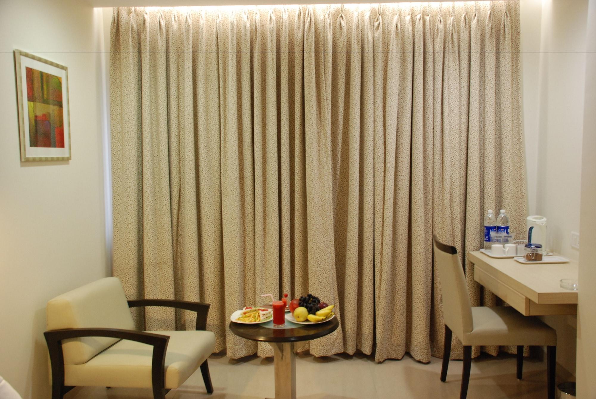 The Oriental Residency Hotel Mumbai Bagian luar foto