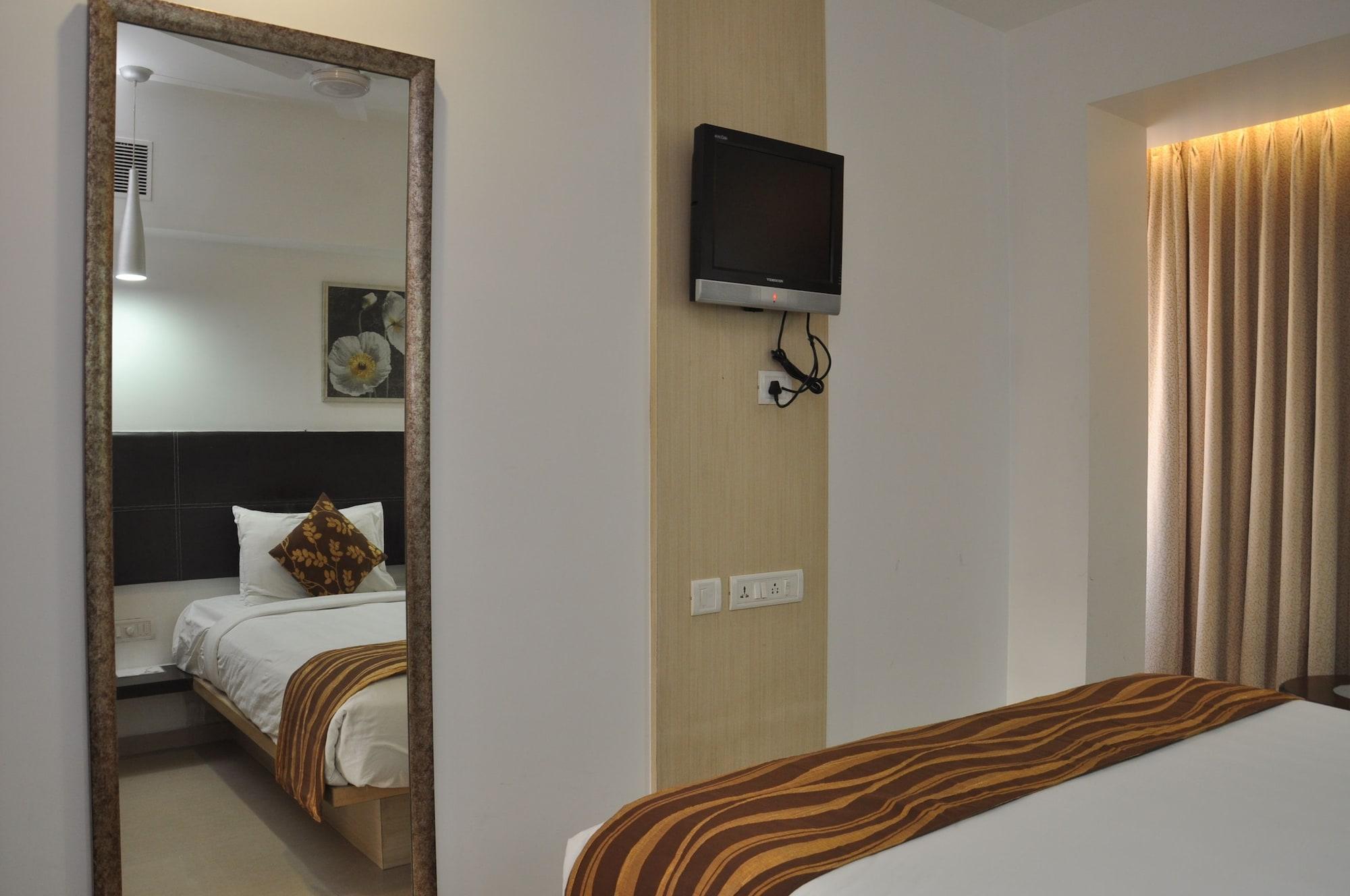 The Oriental Residency Hotel Mumbai Bagian luar foto