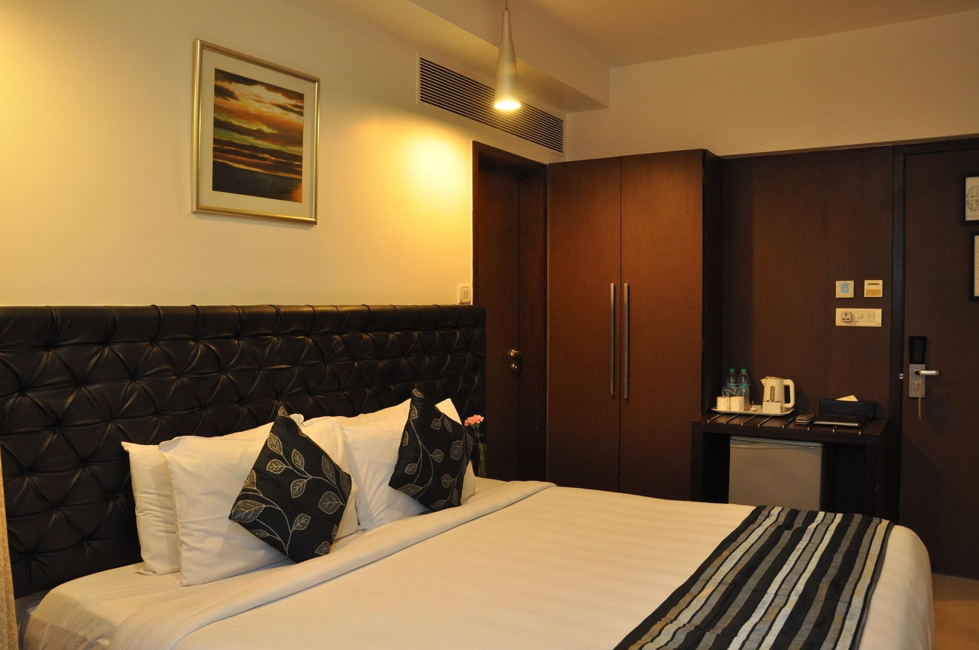The Oriental Residency Hotel Mumbai Bagian luar foto