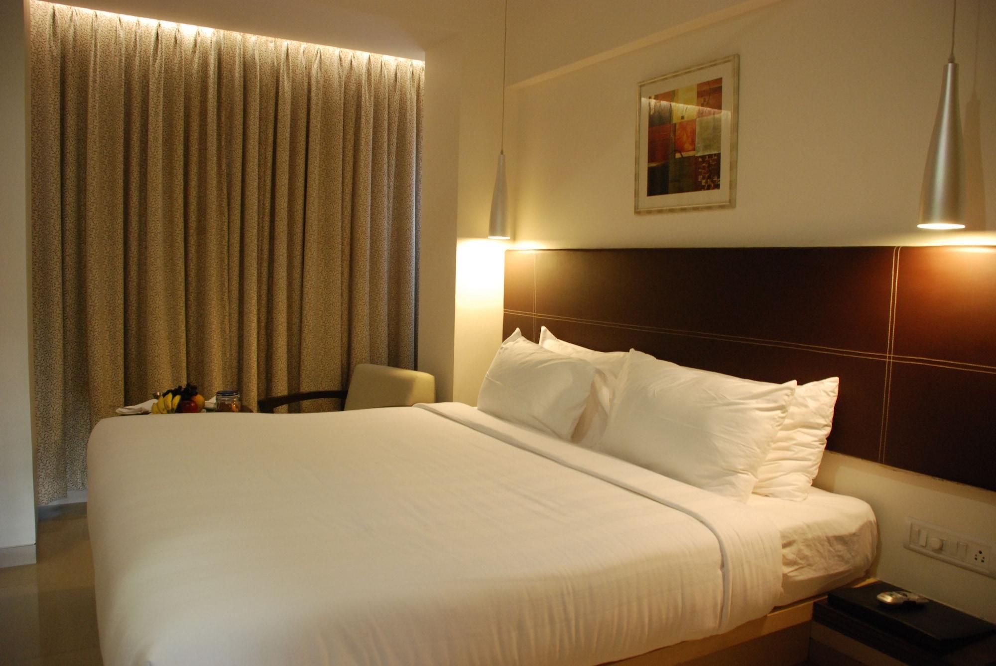 The Oriental Residency Hotel Mumbai Bagian luar foto