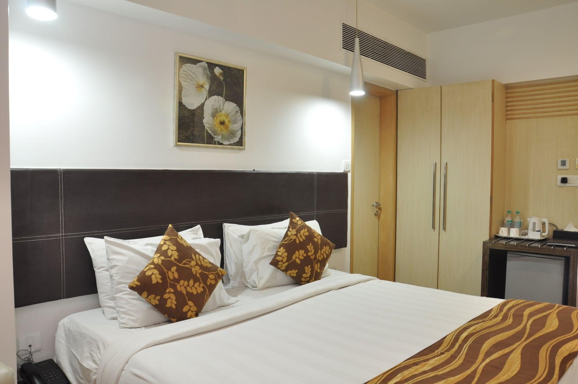 The Oriental Residency Hotel Mumbai Bagian luar foto