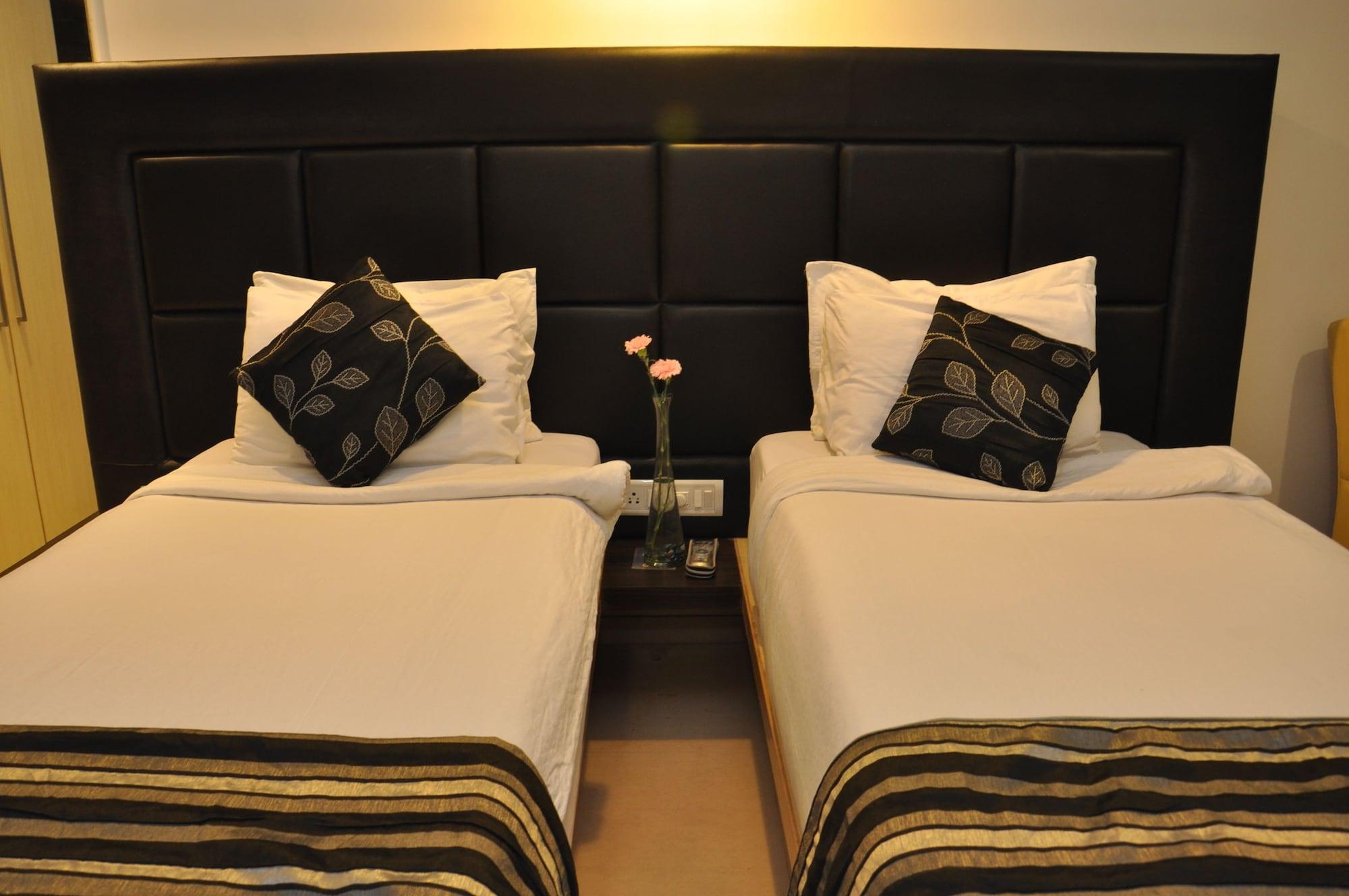 The Oriental Residency Hotel Mumbai Bagian luar foto