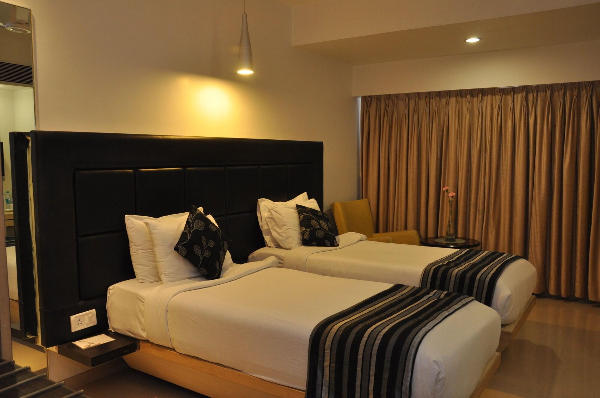 The Oriental Residency Hotel Mumbai Bagian luar foto