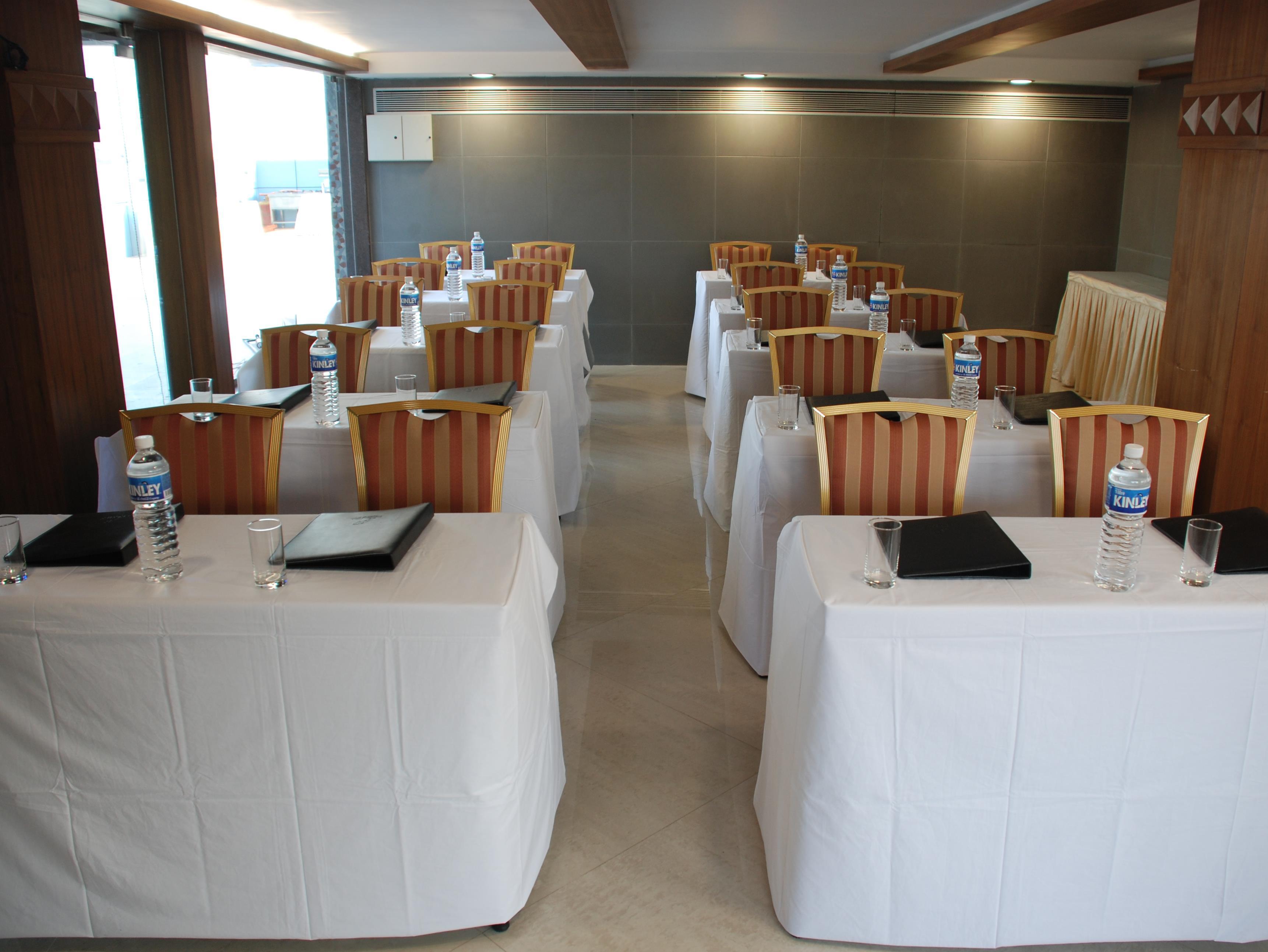 The Oriental Residency Hotel Mumbai Bagian luar foto