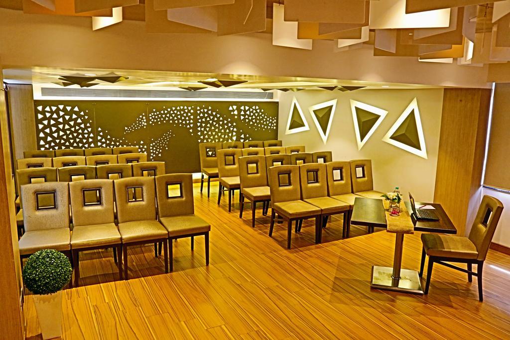 The Oriental Residency Hotel Mumbai Bagian luar foto