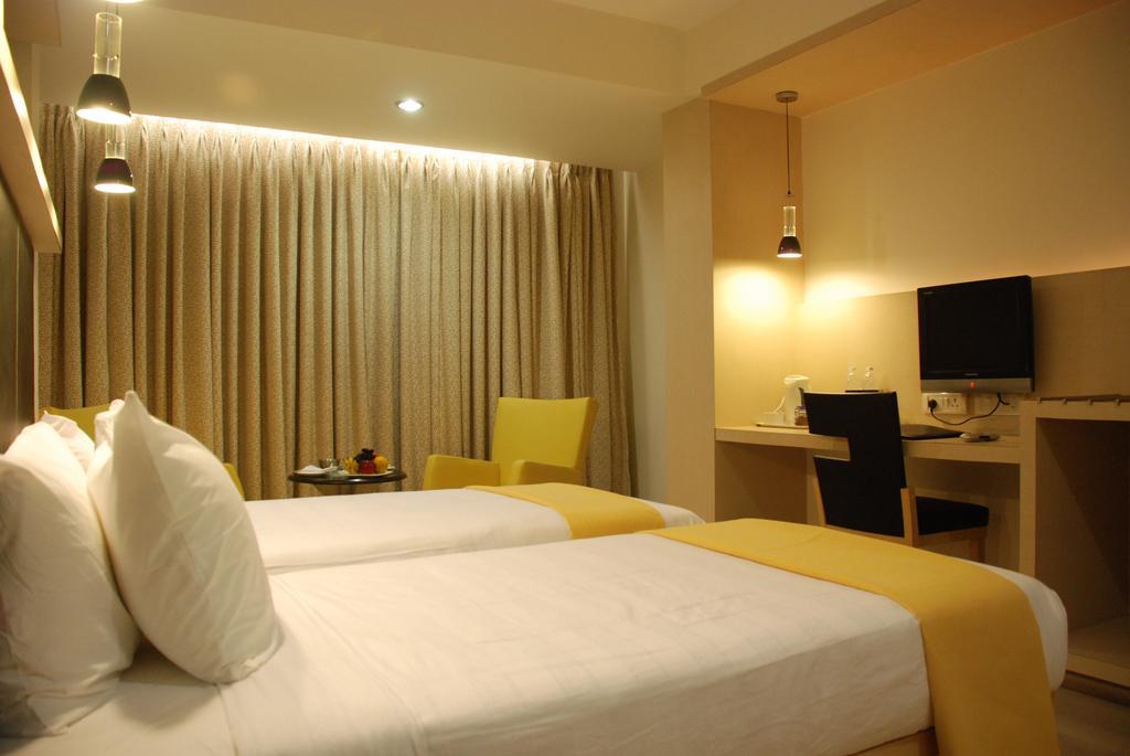 The Oriental Residency Hotel Mumbai Bagian luar foto